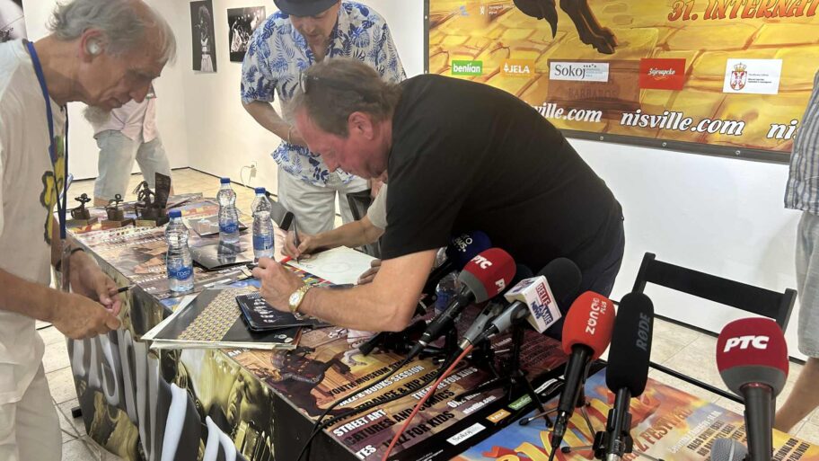 da9b0bab 76bd 4b4e ac45 cedcfafe8654