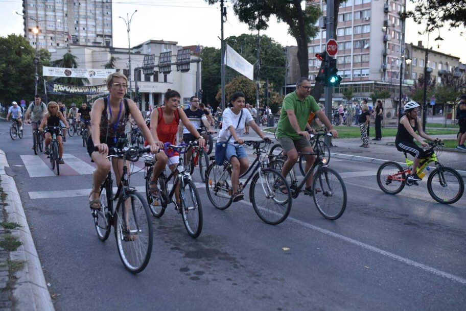 df06317d ca4d 4b08 8617 feda94823766