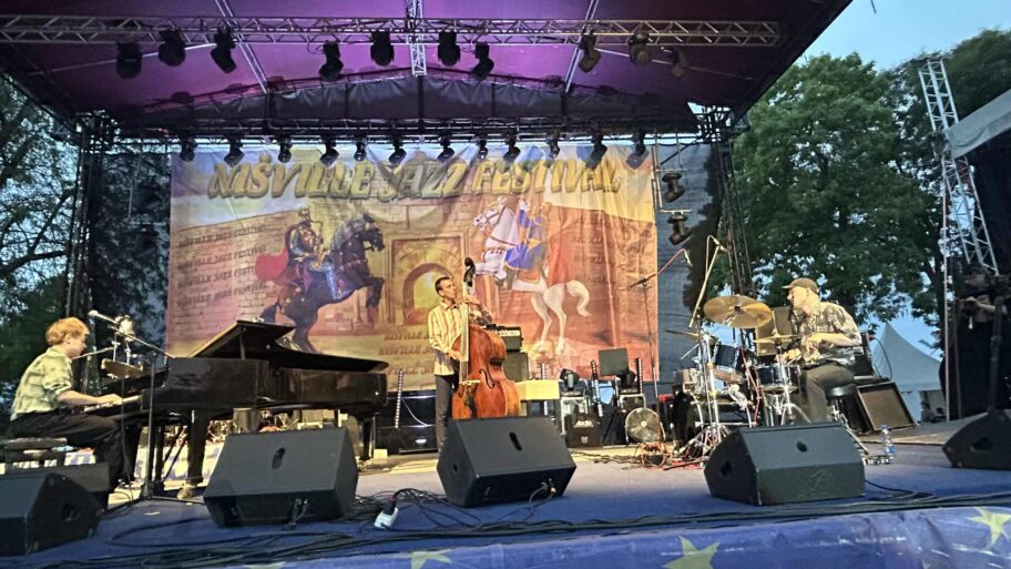 ff690515 5f43 4e4c 83af 8566b59c5355