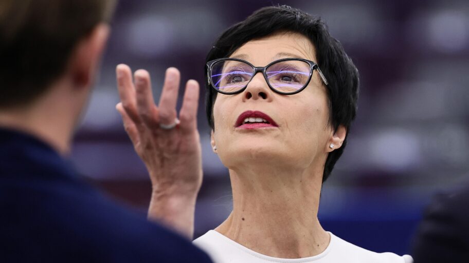 9923c240 8fdc 11f0 b986 51c52739b2d9