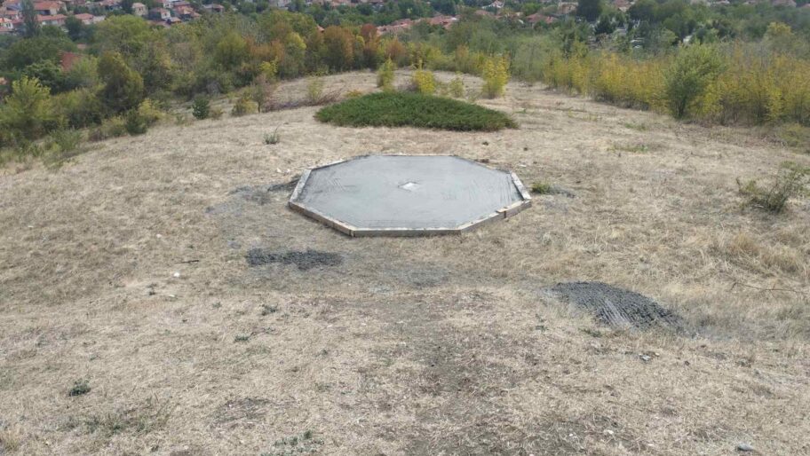 Počelo betoniranje kod Latinske crkve u Gornjem Matejevcu, meštani strahuju za spomenik kulture 3 IMG b4cdd4ad0a9758eb22b6d5d5e487be41 V e1759143528780