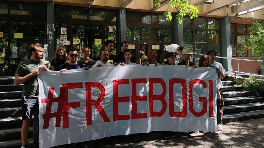 a245dcc0 9499 11f0 8e88 0f11af0637c1