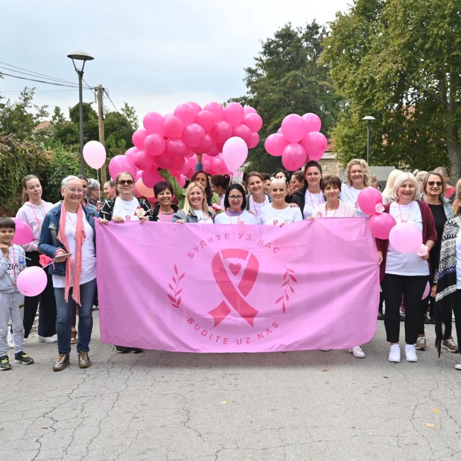 "Trka za život" u niškoj Tvrđavi kao znak podrške ženama koje se bore sa rakom dojke 8 budite uz nas