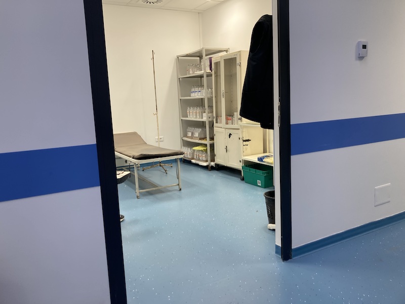 dotrajali ormani i police