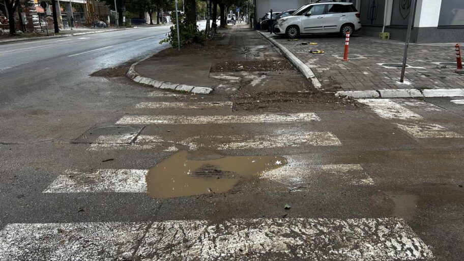 e4e48ee7 128a 4c4c 8075 f441423c968b