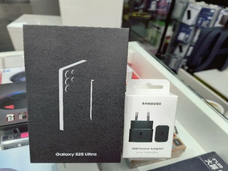 Skupoceni telefon i tiganj na računu Centra za socijalni rad u Prokuplju - direktor tvrdi da je radnik kupac 3 telefon