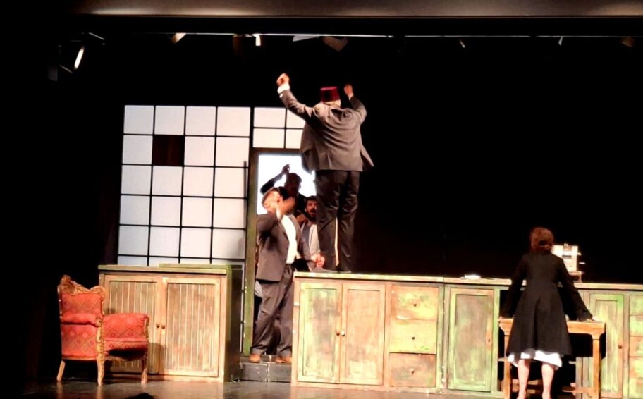 "Narodni poslanik" iz Skoplja najbolja predstava na Borinim pozorišnim danima u Vranju 2 14193 hlGbEa7mkieC 1200