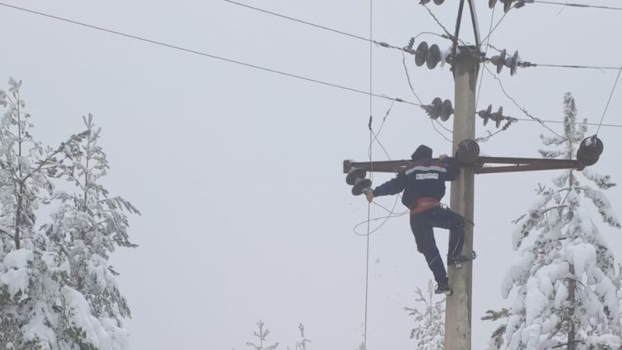 Planinska sela na jugu Srbije danima bez struje, iz Distribucije mole za strpljenje zbog nepristupačnog terena 3 20251004 200056 e1759757019708