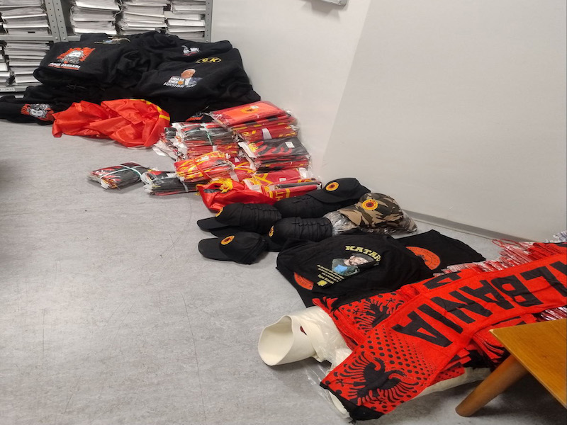 Sprečeno unošenje obeležja UČK u Srbiju pred utakmicu u Leskovcu, uhapšen državljanin Albanije 2 3 4