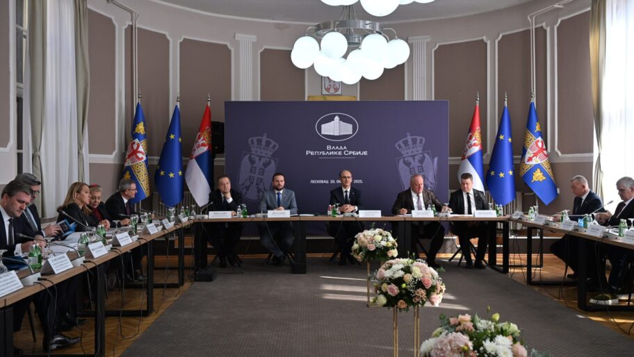 Vlada Srbije u Leskovcu: Otvoren vrtić i obećano 565 miliona ulaganja u kulturu, ali i brza pruga do Grčke 4 DZ3 2892.JPG sednica Leskovac scaled e1760966566535