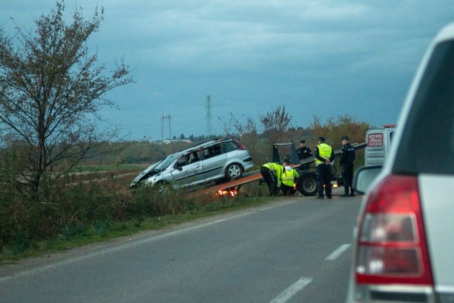 Kod Novog groblja u Nišu sleteo automobil prokupačkih tablica, povređen vozač 2 IMG 5888