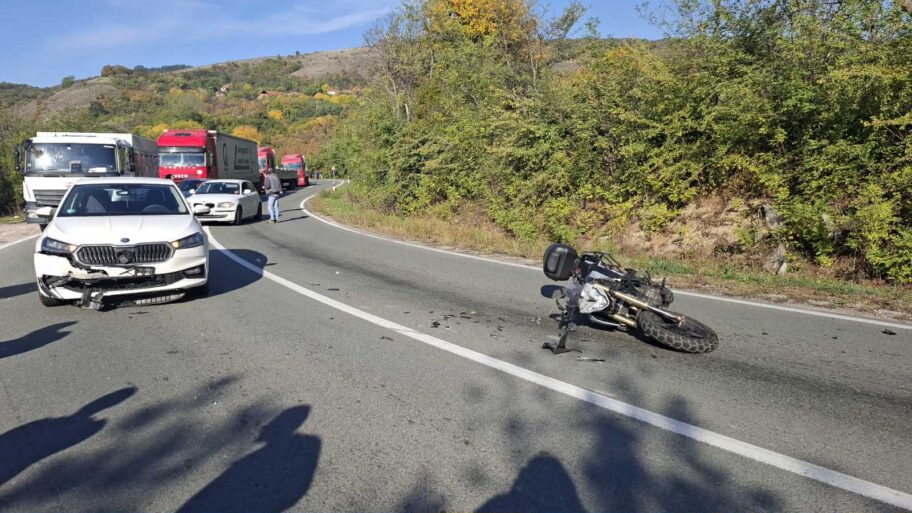 Sudar motocikla i dva vozila u selu Vrelo kod Niša 5 c43e690a 1126 4555 8d97 37f8e5a410f5