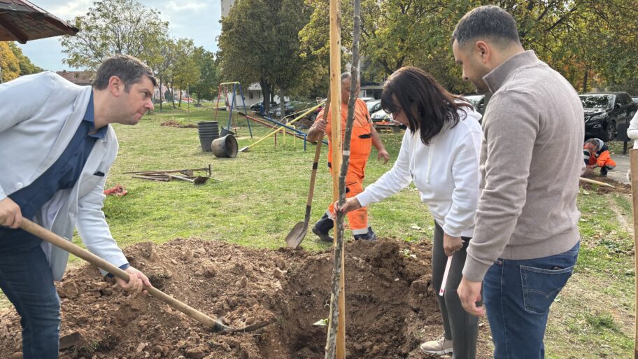 Žene koje se bore sa rakom dojke u Nišu zasadile drveće za one koje se leče i za one koje više nisu tu 9 img 1797