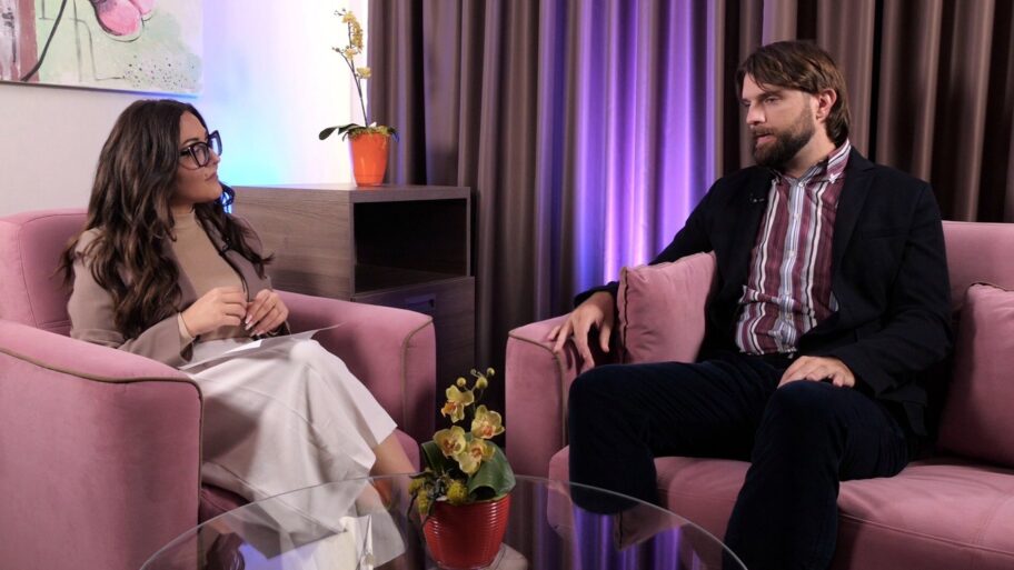 BIA najlakše prisluškuje obične pozive, bubice skrivene u kafićima - novinar BIRN-a u emisiji "15 minuta" 2 img 2101 1