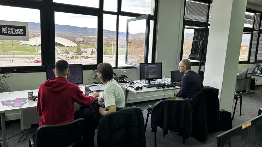 15545563 ca25 474e 8a33 4072ddaa8fc9