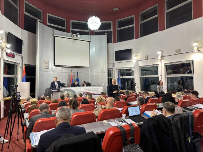 Završene dve sednice niške Skupštine posle više od 17 sati rasprave 7 1763050232891