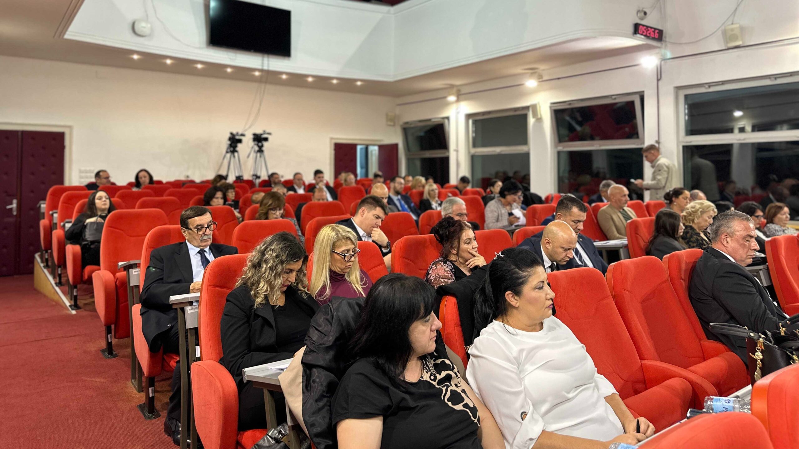 Završene dve sednice niške Skupštine posle više od 17 sati rasprave 1 1763050284390 scaled