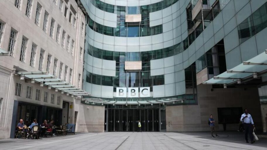 BBC ozbiljno shvata optužbe za 'sistemsku pristrasnost': Britanska sekretarka za kulturu 7 79a2a5c0 bd6e 11f0 abab df46b9caffa5