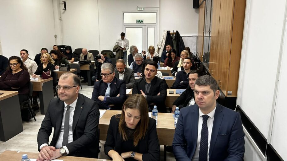 Višak novca u Medijani usmerili na učenike i studente, opozicija iz SNS-a nije glasala zbog pominjanja Vučića 3 93a80321 24d7 4f0f 93b2 485771daefba