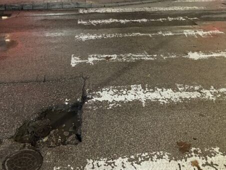 Dve udarne rupe uz pešačke prelaze u užem centru Niša 2 IMG 3736 452x603 1 e1764098677913