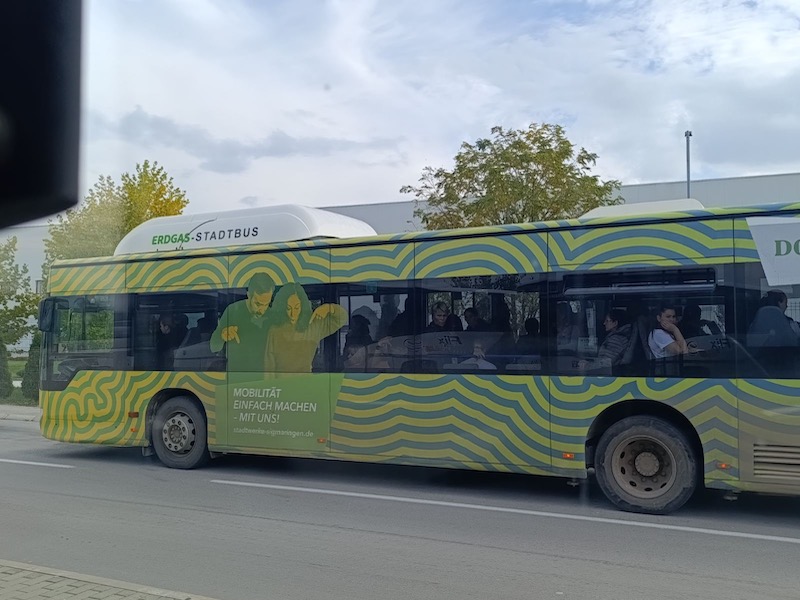 Radnici leskovačkog "Aptiva" tvrde da se voze u nebezbednim autobusima – uprava ćuti 2 IMG 6061
