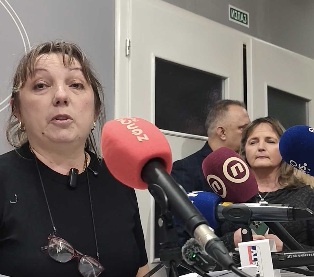 Majka kaže da joj je u Gradskoj kući u Nišu zaprećeno da ćuti o statusu roditelj-negovatelj, inače neće dobiti pomoć 1 Screenshot 2025 11 13 13 14 22 107 com.miui .mediaviewer edit