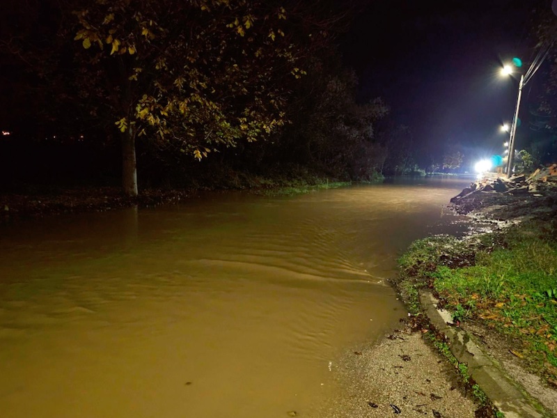 Zbog izlivanja potoka, kanala i reke Jablanice proglašena vanredna situacija u Lebanu 2 plave2222