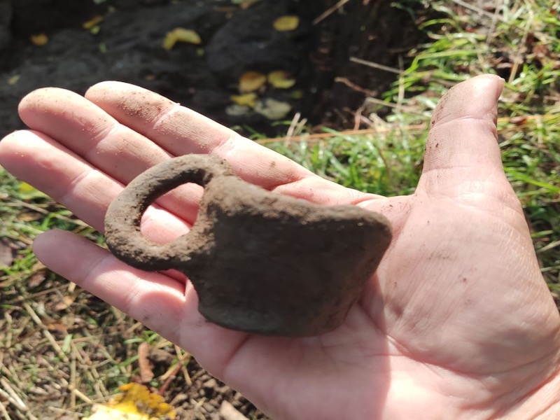 Na Hisaru pronađen češalj od kostiju iz 4. do 6. veka sa likovima apostola i ribara 4 predmet