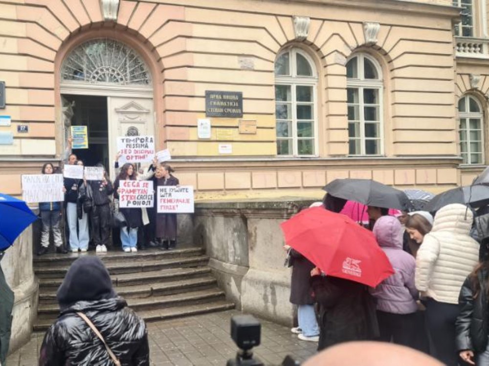 Kolektiv "Sremca" traži smenu v. d. direktora zbog nastupa u emisiji, bojkot i protest gimnazijalaca na Dan škole 1 sremac