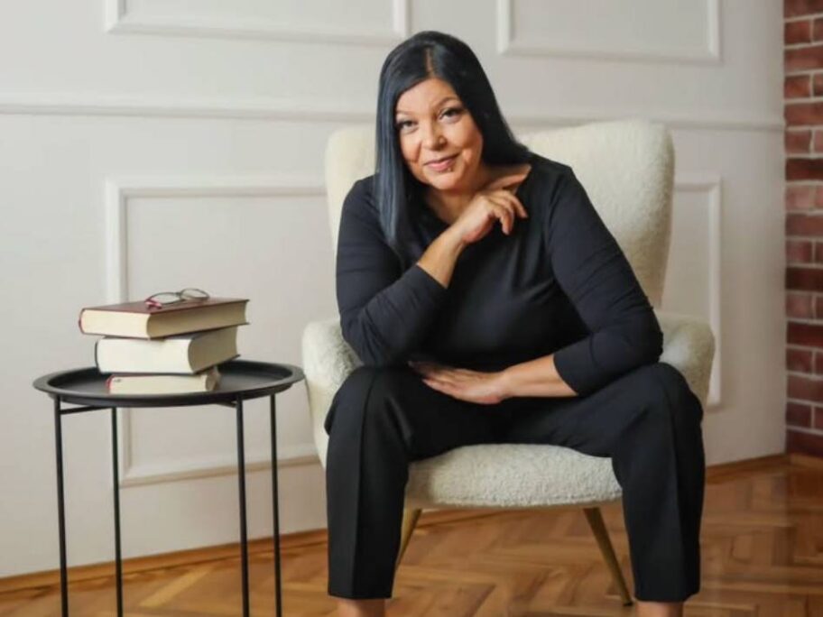 Promocija romana "Ubistvo u dinastiji" niške spisateljice na Sajmu knjiga 20 zlata ljubenovic tomic