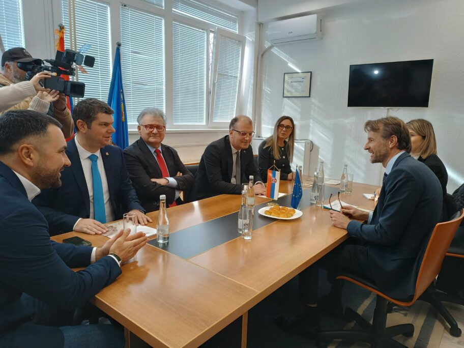 Ambasador EU u Nišu: Nova merna stanica za kvalitet vazduha, rok za završetak postrojenja za preradu otpadnih voda 2027. 5 1000013089