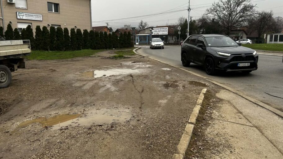 Umesto staze, blato na Trošarini i još jedna najava asfalta 8 2acafd6d 4f5c 412e bde3 236c354d9537