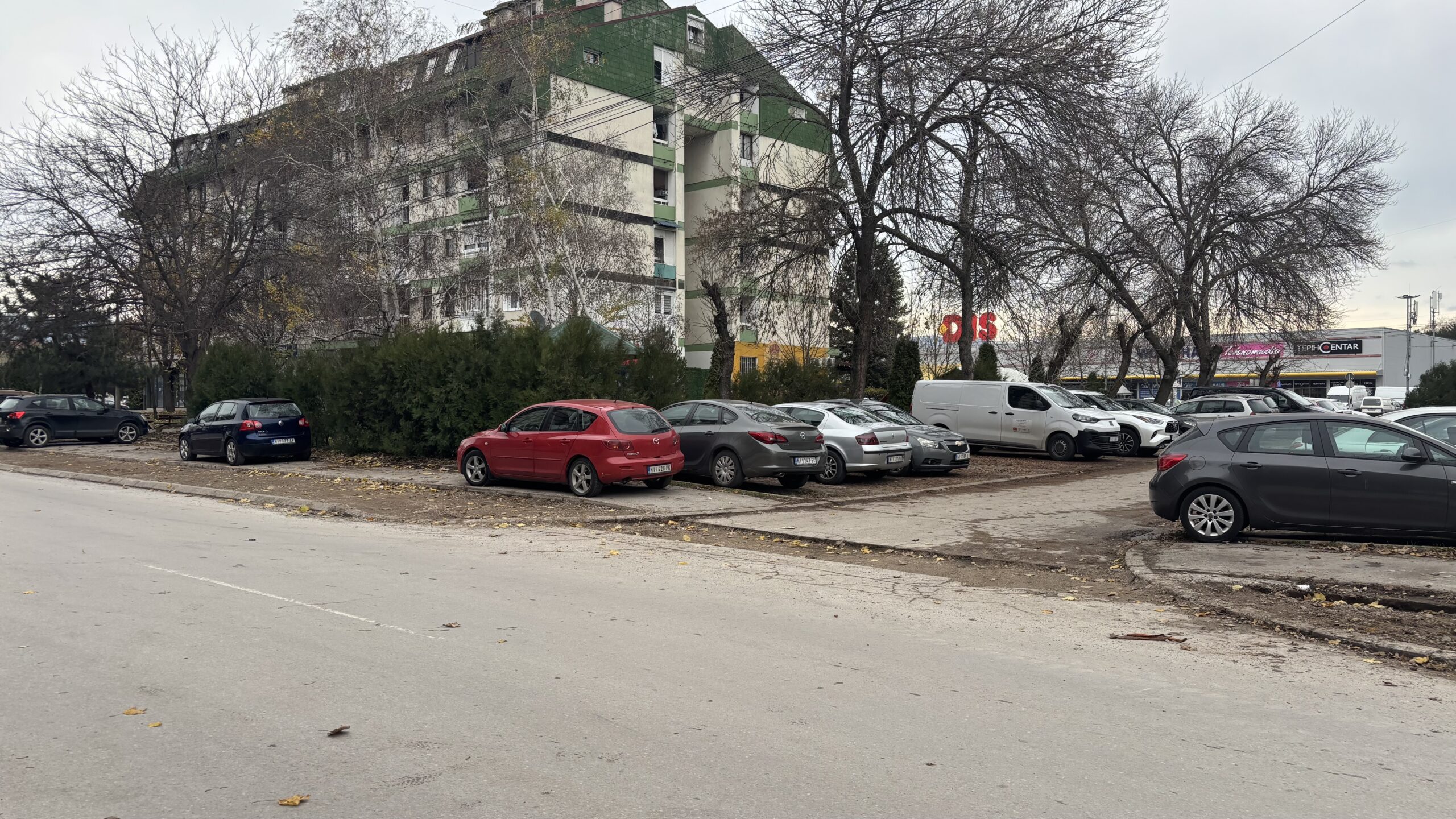 Blato i rupe u Duvaništu nakon postavljanja optičkih kablova, Nišlije mesec dana čekaju sanaciju 1 IMG 4786 scaled