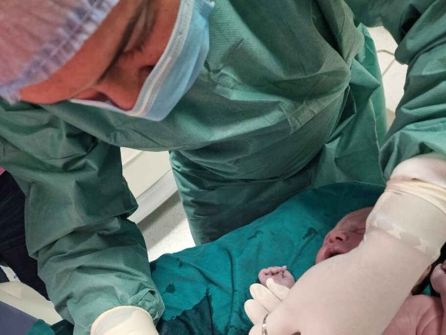 Prvi put otac prisustvovao porođaju u bolnici u Leskovcu 2 OtacTokomPorodjaja