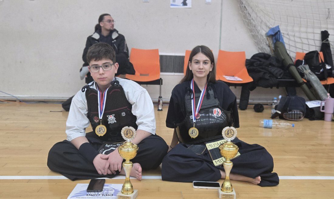 Dva juniora niškog Mušina prvaci Srbije u kendou 1 Prvaci Viktor i Doroteja e1764574524509