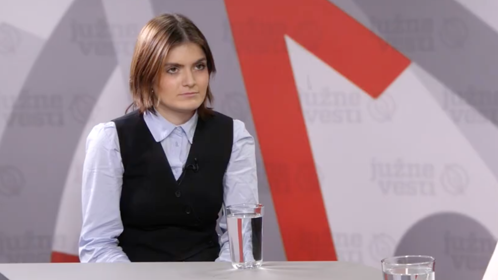 Nikolina Sinđelić za "15 minuta": Učimo sestre, braću i decu da ne ćute na nepravdu 1 Screenshot 2025 12 15 at 18.14.37