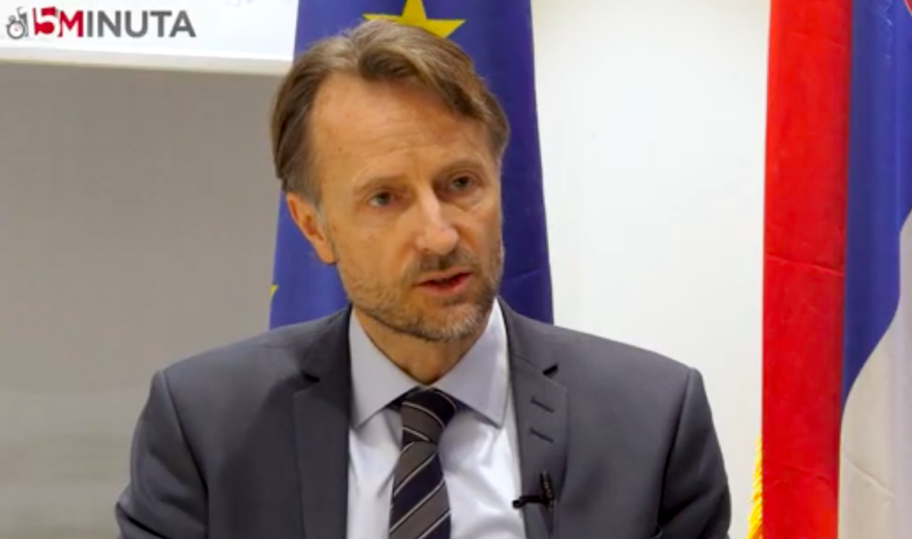 Ambasador EU u "15 minuta": Pravo je vreme za neophodne reforme u Srbiji 2 Screenshot 2025 12 18 at 15.28.01
