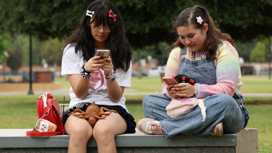 Prvi put u svetu: Australija zabranila društvene mreže za mlađe od 16 godina 7 a53da6d0 d501 11f0 949c 45d05c88eada