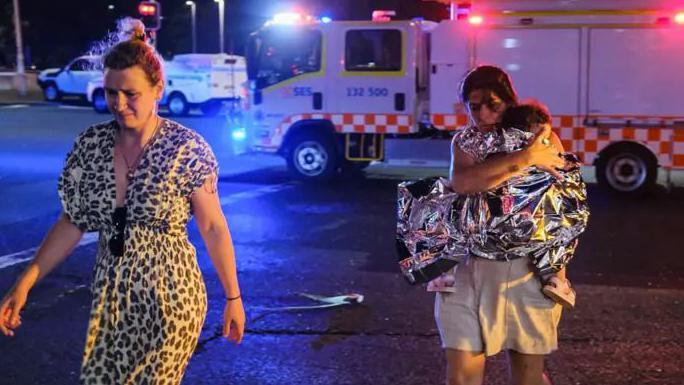 Napad na Jevreje u Sidneju: Najmanje 12 mrtvih; 'Terorizam', kaže premijer Albaneze 3 dfa55370 d8f0 11f0 9fa0 335f4e960573