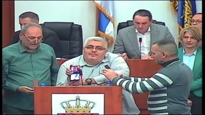 e4c80742 1693 4f41 b755 2a8b64a0fce6