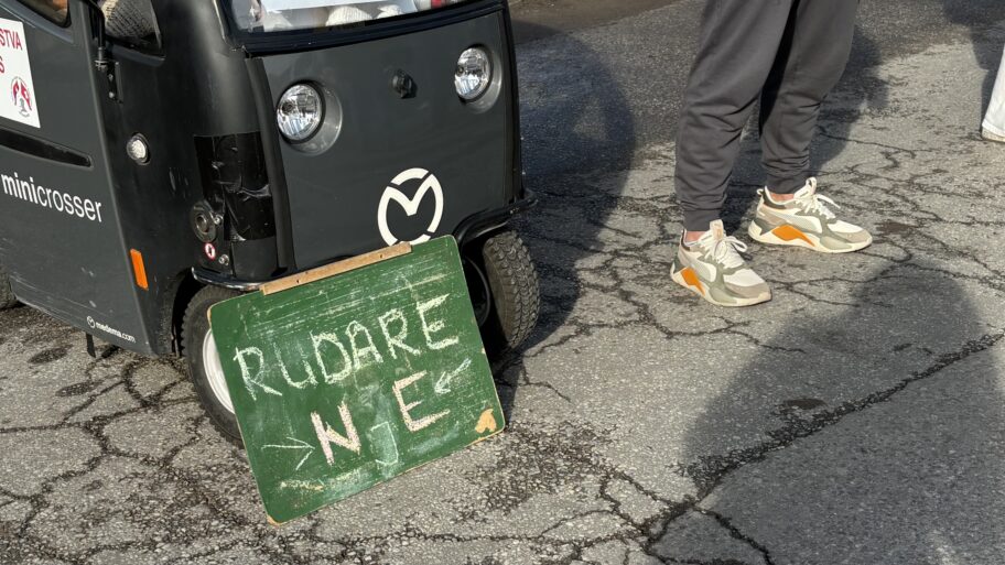 "Sugrađani, ne ostavljajte nas na milost i nemilost režimu" - poručio srednjoškolac na protestu u Nišu 5 img 4610