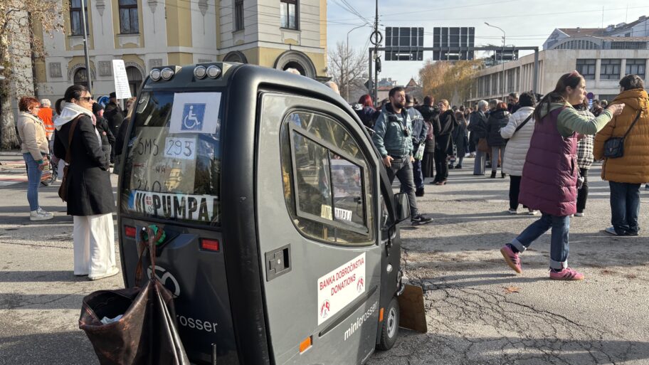 "Sugrađani, ne ostavljajte nas na milost i nemilost režimu" - poručio srednjoškolac na protestu u Nišu 3 img 4611