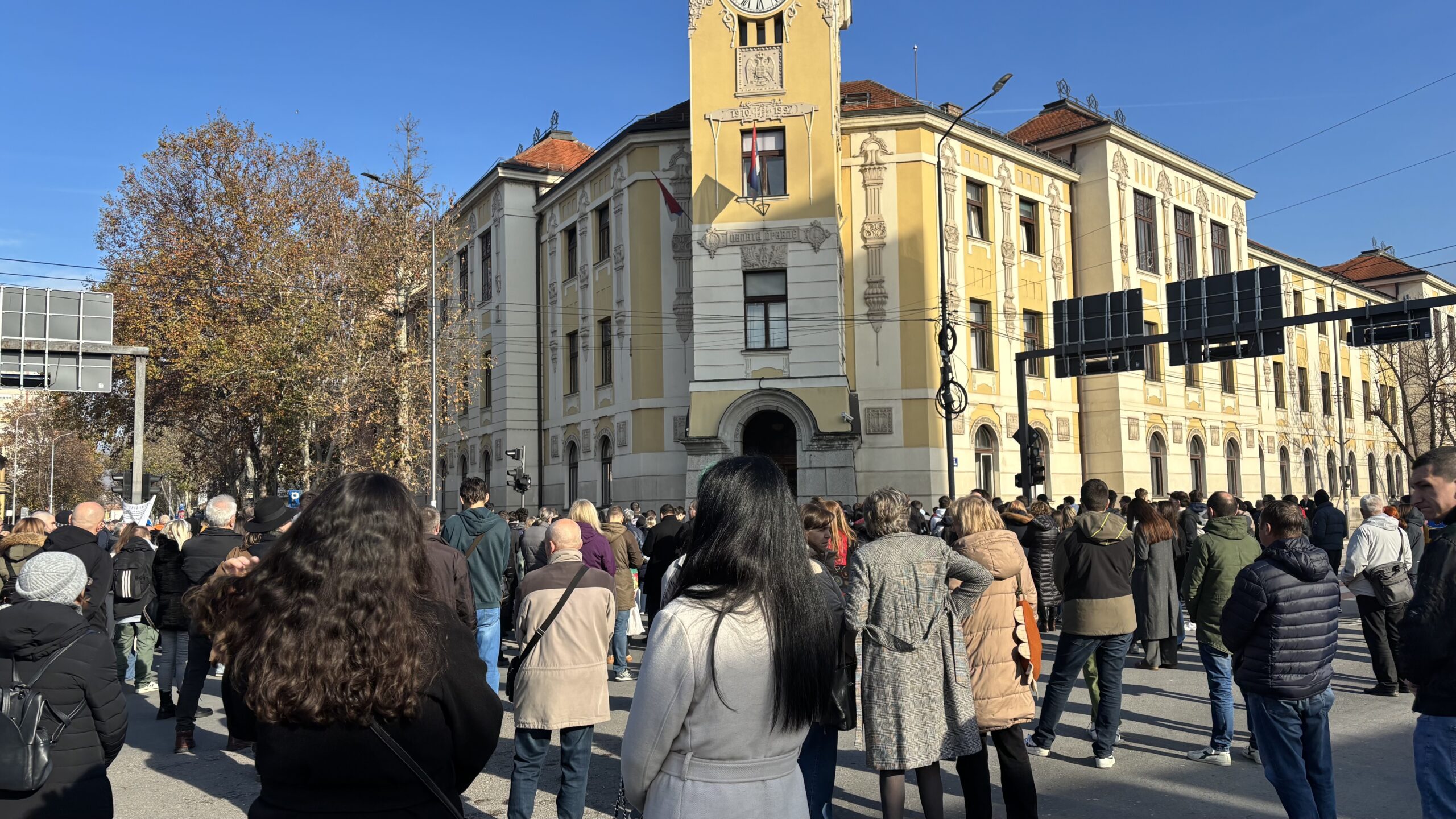 "Sugrađani, ne ostavljajte nas na milost i nemilost režimu" - poručio srednjoškolac na protestu u Nišu 1 img 4621 scaled