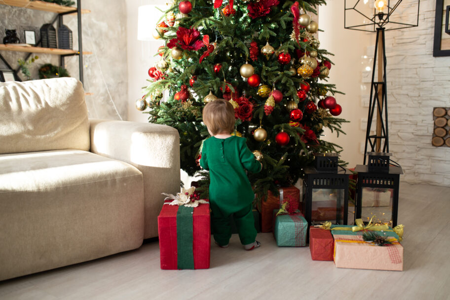 Decembar je stigao - Pripremite dom za praznike koji se osećaju srcem 2 novogodisnja jelka i pokloni
