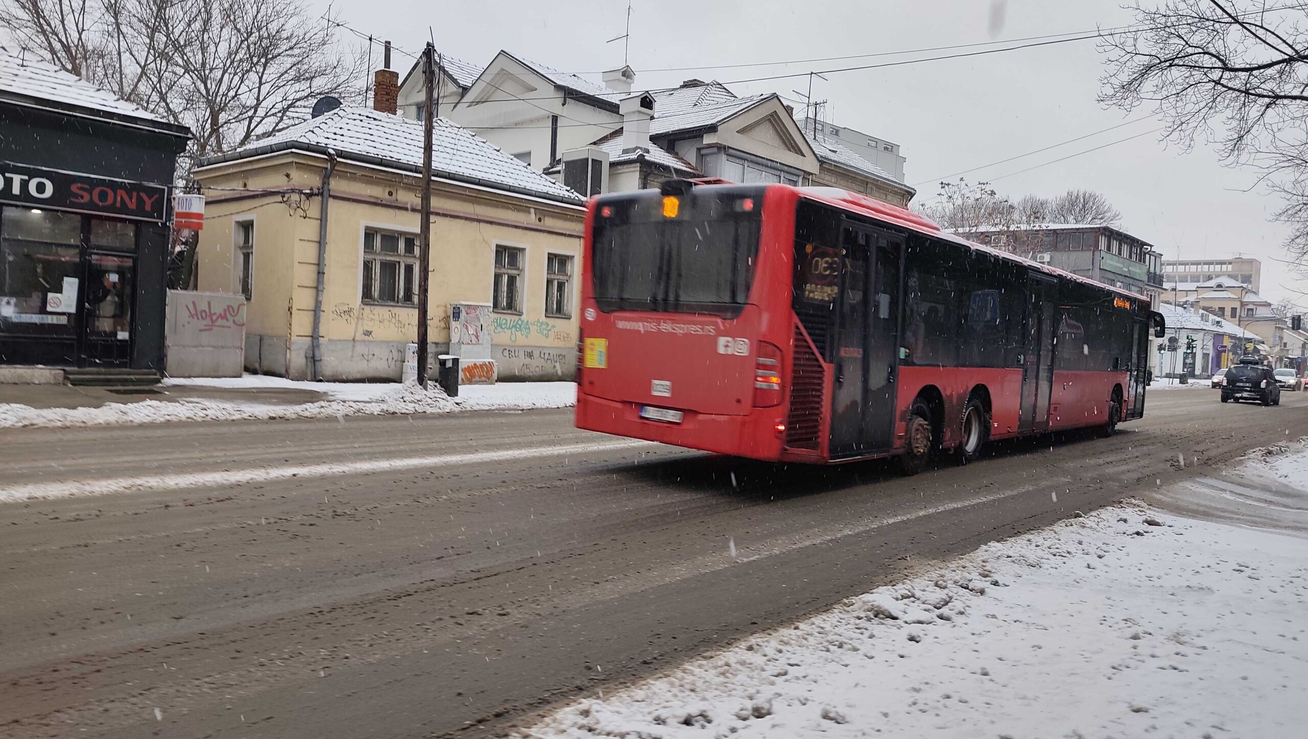 Skraćene pojedine linije prigradskog prevoza u Nišu zbog vremenskih uslova 1 1000019544 scaled