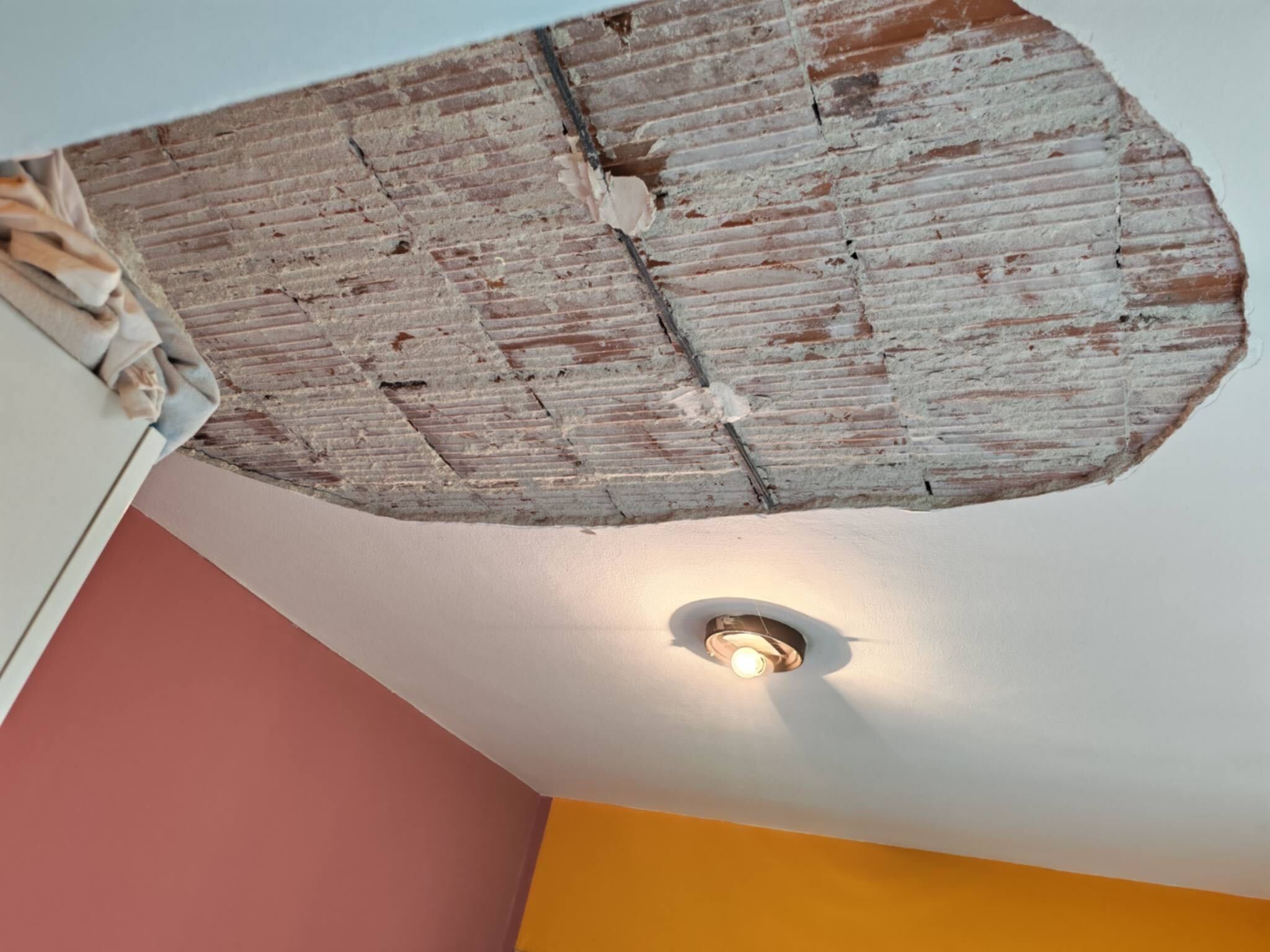 Opozicija traži proveru bezbednosti svih škola u Nišu nakon pada plafona u jednoj od njih 1 IMG 7790