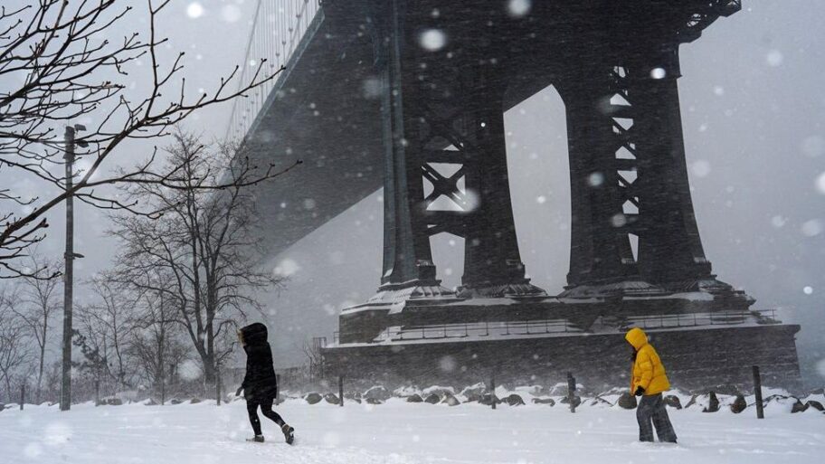 Snežna oluja paralisala Ameriku: Najmanje sedmoro mrtvih, stotine hiljada bez struje 5 a83c5310 faac 11f0 91f4 a739ab96be22