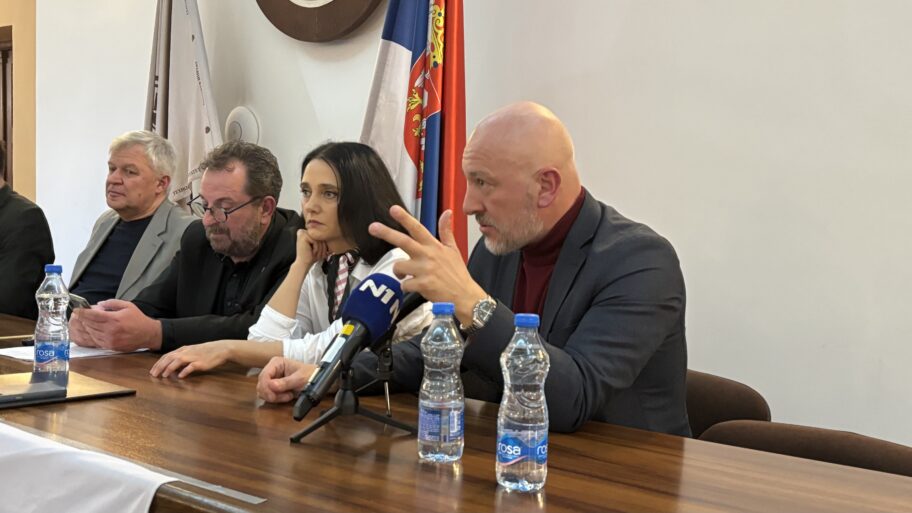 "Skupo plaćamo dugogodišnje ćutanje lekara, sudija, arhitekata" - poruka sa tribine u Nišu 3 image00001 1