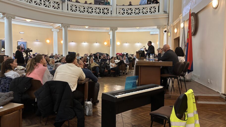 "Skupo plaćamo dugogodišnje ćutanje lekara, sudija, arhitekata" - poruka sa tribine u Nišu 6 image00003 1