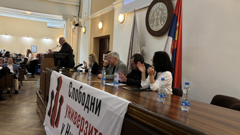 "Skupo plaćamo dugogodišnje ćutanje lekara, sudija, arhitekata" - poruka sa tribine u Nišu 5 image00006 1